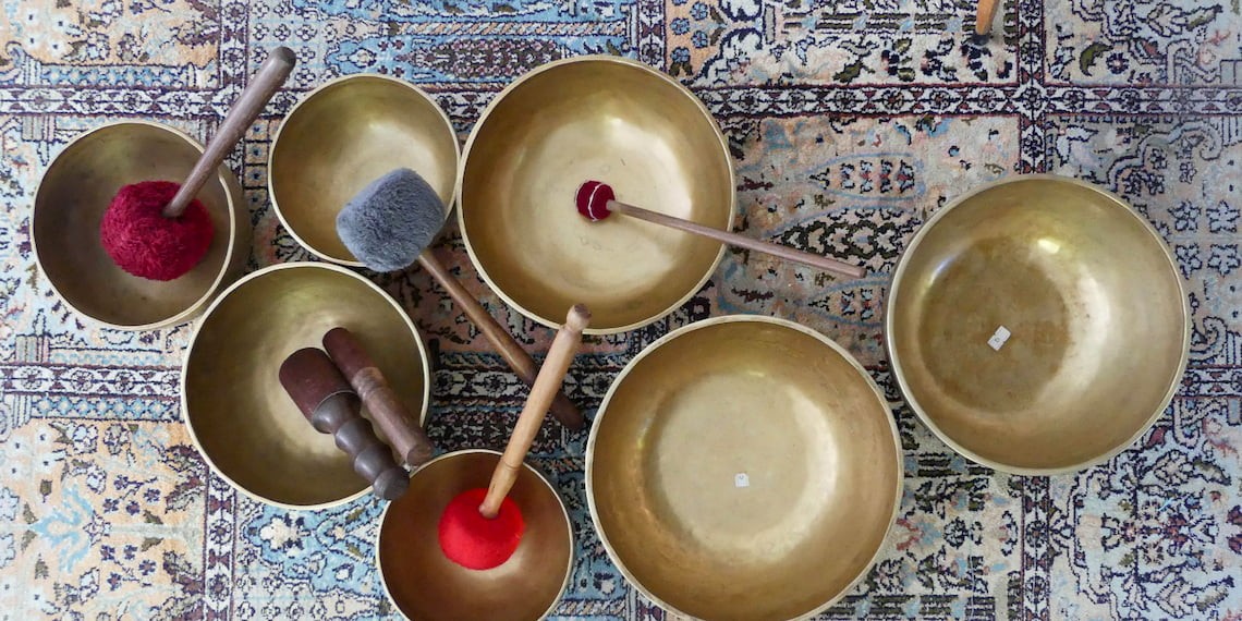 Tibetan singing bowl on the traces of shamanism