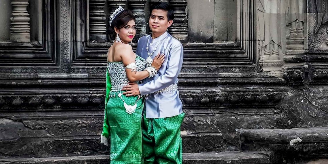 Cambodia travel : Discover the richness of the Cambodian wedding dresses